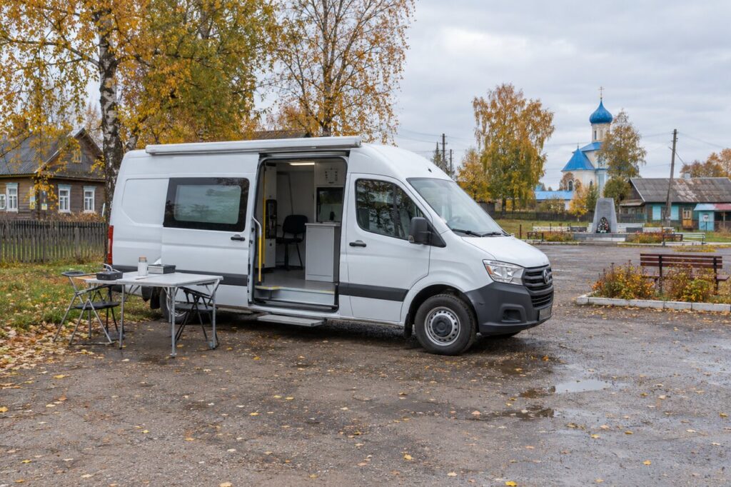 Мобильные офисы ФНС за неделю приняли 1800 жителей края